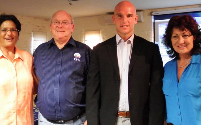 Vlnr is rdl Moira Opperman, rdl Dudley Coetzee (spreker), dr Michael Cardo (gasspreker) en rdl Riana de Coning